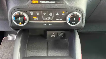 Photo 8 Ford Kuga  2.5 Duratec 190 ch FlexiFuel FHEV E85 Powershift