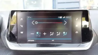 Photo 19 Peugeot 2008  BlueHDi 110 S&S BVM6