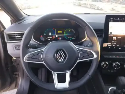 Photo 10 Renault Clio  E-Tech full hybrid 145