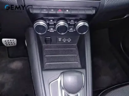 Photo 13 Renault Captur  E-Tech 145 - 21
