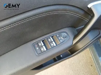Photo 13 Renault Captur  E-Tech full hybrid 145