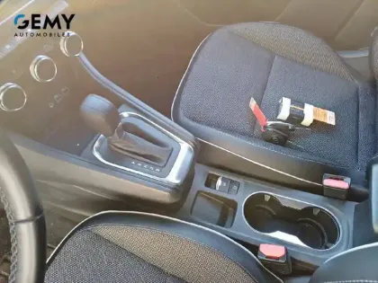 Photo 11 Renault Captur  E-Tech full hybrid 145
