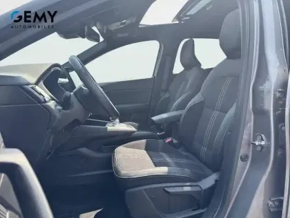 Photo 8 Renault Captur  E-Tech full hybrid 145