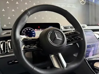 Photo 34 Mercedes CLA 580 e 4MATIC Berline AMG Line