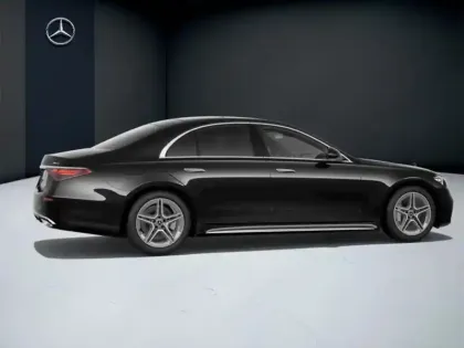Photo 17 Mercedes CLA 580 e 4MATIC Berline AMG Line