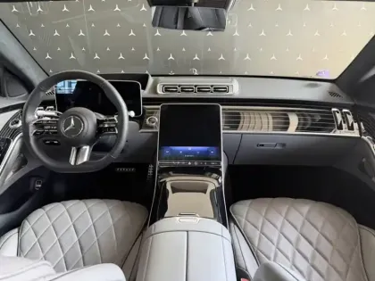 Photo 30 Mercedes CLA 580 e 4MATIC Berline AMG Line