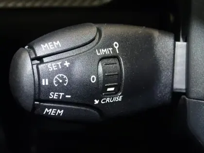 Photo 14 Peugeot 208  1.2 100ch S&S Style
