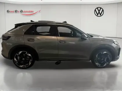 Photo 7 Volkswagen T-roc  1.5 eTSI 150ch R-Line DSG7