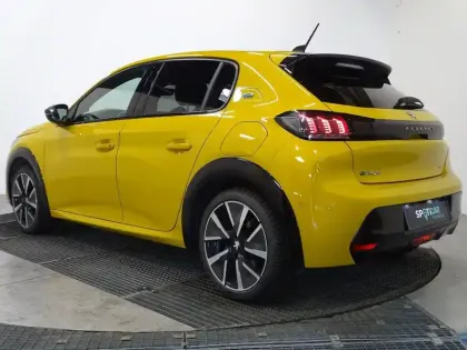 Photo 8 Peugeot 208  e- 136ch GT