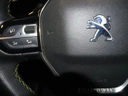 Photo 10 Peugeot 208  e- 136ch GT