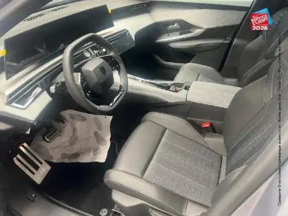 Photo 14 Peugeot 5008  Hybrid 145ch GT e-DCS6