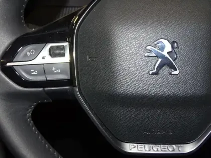 Photo 12 Peugeot 208  1.2 PureTech 100ch S&S Allure