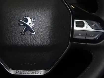 Photo 13 Peugeot 208  1.2 PureTech 100ch S&S Allure