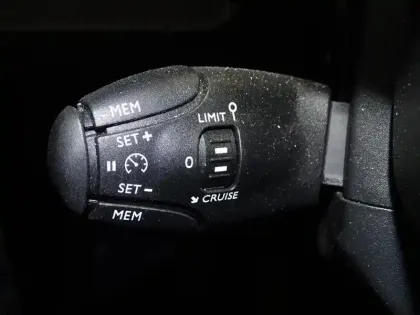 Photo 14 Peugeot 208  1.2 PureTech 100ch S&S Allure