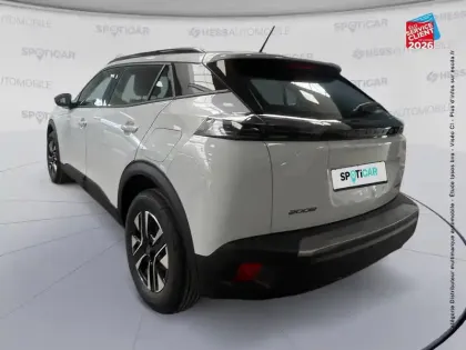 Photo 7 Peugeot 2008  1.2 Hybrid 110ch Edition e-DCS6