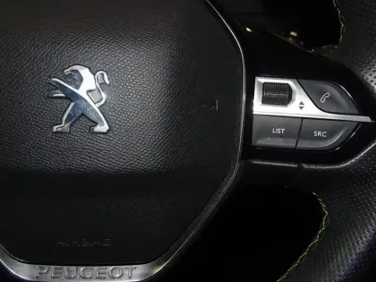 Photo 13 Peugeot 208  e- 136ch GT Pack