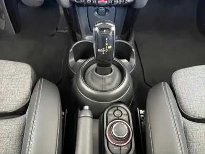 Photo 10 Mini Mini  5 Portes Cooper 136ch  Essential BVA7