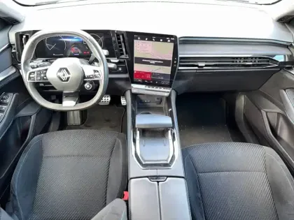 Photo 8 Renault Austral  E-Tech hybrid 200