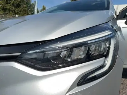 Photo 26 Renault Clio  E-Tech full hybrid 145