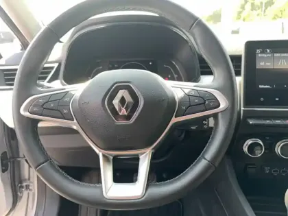 Photo 14 Renault Clio  E-Tech full hybrid 145