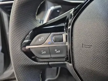 Photo 15 Peugeot 2008  Hybrid 145 e-DCS6