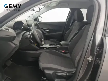 Photo 8 Peugeot 2008  PureTech 130 S&S EAT8