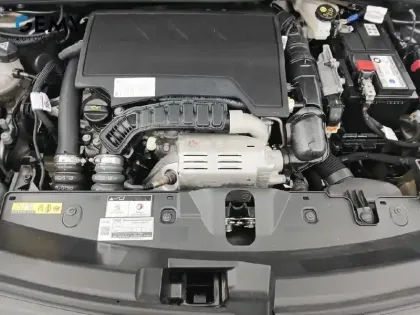 Photo 11 Peugeot 2008  PureTech 130 S&S EAT8