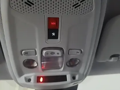 Photo 44 Peugeot 208  Electrique 50 kWh 136ch