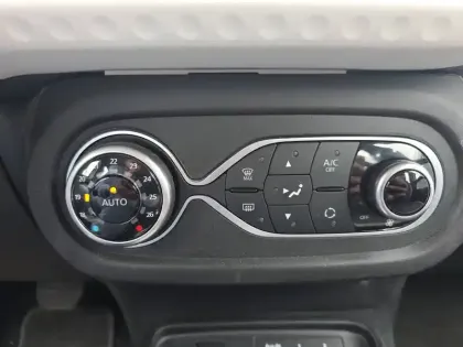 Photo 20 Renault Twingo  III E-Tech