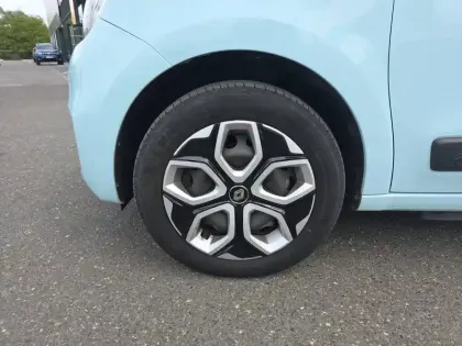Photo 8 Renault Twingo  III E-Tech
