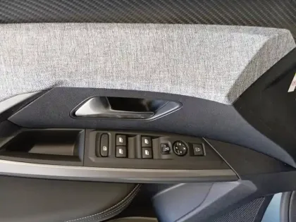 Photo 9 Peugeot 5008  Hybrid 145 ch e-DCS6