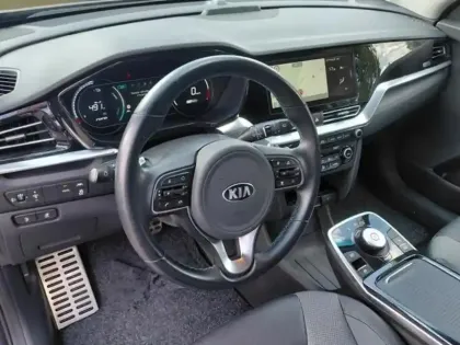 Photo 12 Kia Niro e- Design 204 ch 