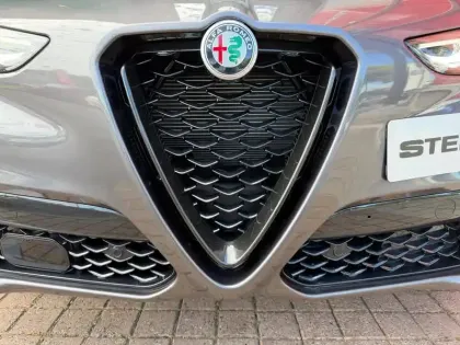 Photo 7 Alfa Romeo Stelvio  2.2 Diesel 160ch Veloce AT8