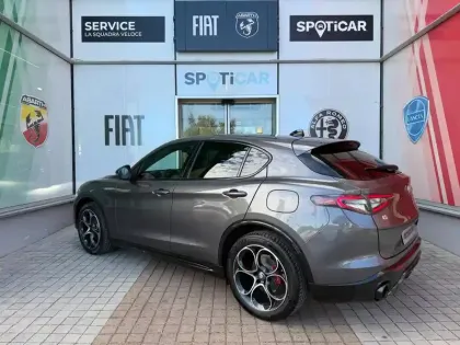 Photo 5 Alfa Romeo Stelvio  2.2 Diesel 160ch Veloce AT8