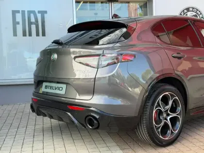 Photo 12 Alfa Romeo Stelvio  2.2 Diesel 160ch Veloce AT8