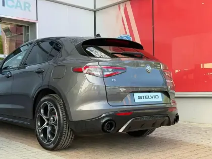 Photo 10 Alfa Romeo Stelvio  2.2 Diesel 160ch Veloce AT8