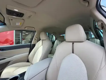 Photo 10 Toyota Camry  Hybride 218ch Lounge
