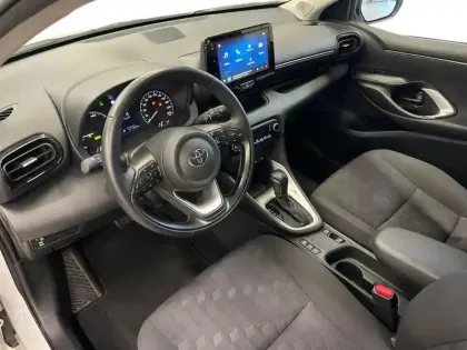 Photo 13 Toyota Yaris  116h Dynamic 5p MC24