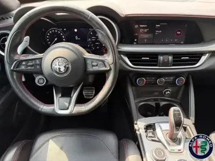 Photo 13 Alfa Romeo Stelvio  2.2 Diesel 210ch Competizione Q4 AT8
