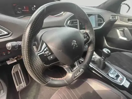 Photo 11 Peugeot 308  1.2 PureTech 130ch S&S GT Pack