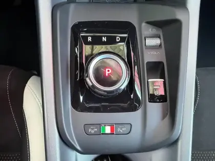 Photo 12 Alfa Romeo Tonale  1.5 Ibrida 175ch Sport Speciale TCT