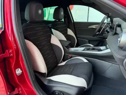 Photo 14 Alfa Romeo Tonale  1.5 Ibrida 175ch Sport Speciale TCT