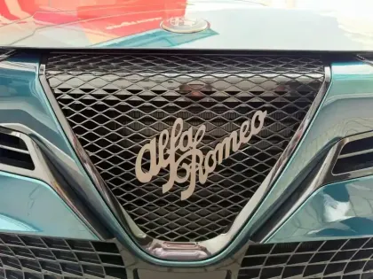 Photo 6 Alfa Romeo Junior  Elettrica 156ch 54kWh Sprint (Certinergy 6100? déduit)
