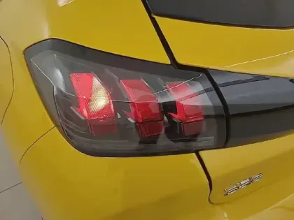 Photo 36 Peugeot 208  PureTech 75 S&S BVM5
