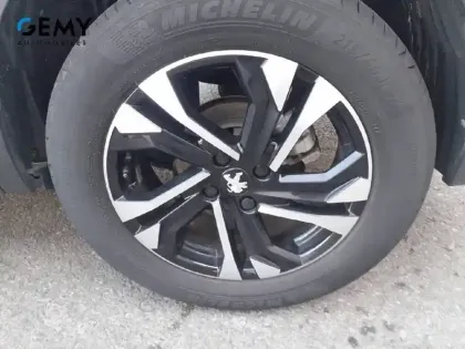 Photo 10 Peugeot 2008  PureTech 100 S&S BVM6
