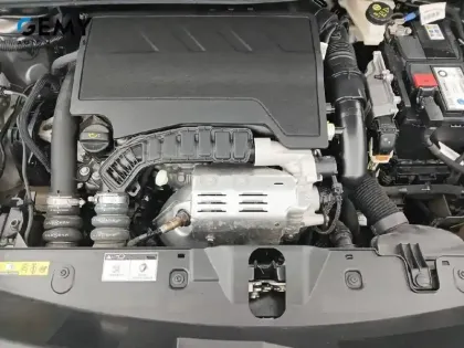 Photo 37 Peugeot 2008  PureTech 100 S&S BVM6