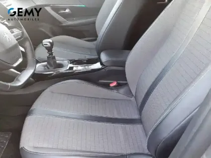 Photo 8 Peugeot 2008  PureTech 100 S&S BVM6