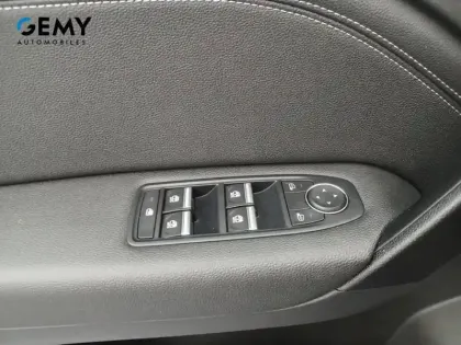Photo 31 Renault Captur  E-Tech full hybrid 145