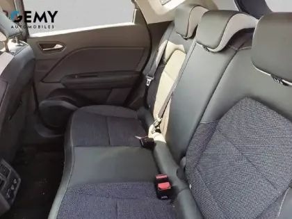 Photo 9 Renault Captur  E-Tech full hybrid 145