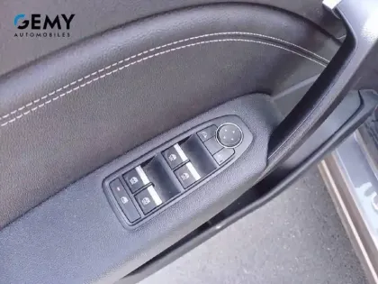 Photo 13 Renault Captur  E-Tech full hybrid 145